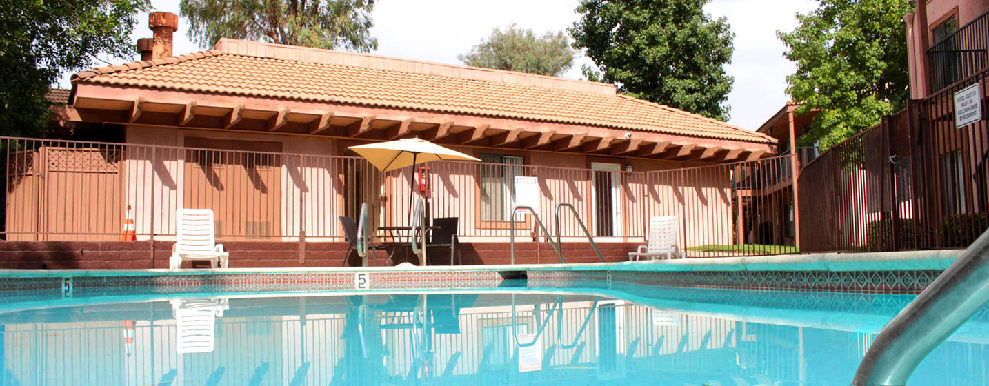 This image shows the Laurel Palms apartment swimming pool